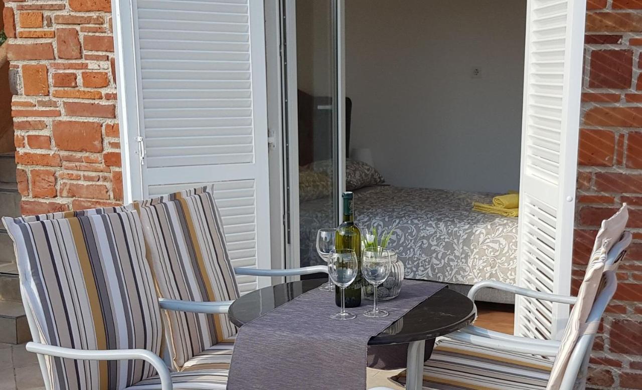 Allure Apartment No 1 Kornić Buitenkant foto